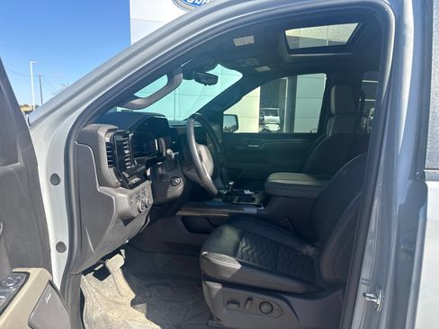 Used 2025 Chevrolet Silverado 1500 ZR2 w/ Technology Package AWD/4WD image 10