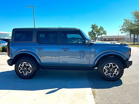 Used 2025 Ford Bronco Outer Banks AWD/4WD image 9