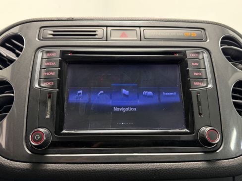 Used 2017 Volkswagen Tiguan Sport image 7