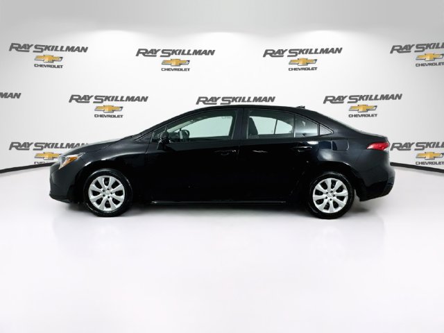 Used 2024 Toyota Corolla LE FWD image 4