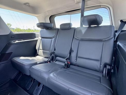 Used 2025 Ford Expedition Active AWD/4WD image 13