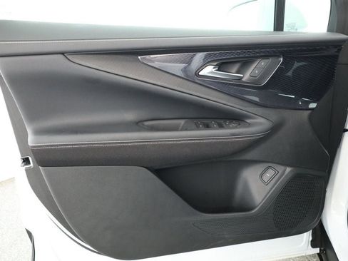 Used 2024 Chevrolet Blazer EV LT image 8