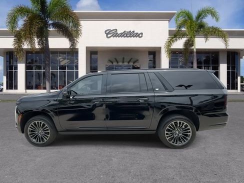 Certified 2025 Cadillac Escalade ESV Sport Platinum AWD/4WD image 9