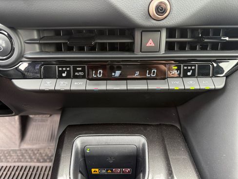 Used 2024 Toyota Crown AWD/4WD image 12