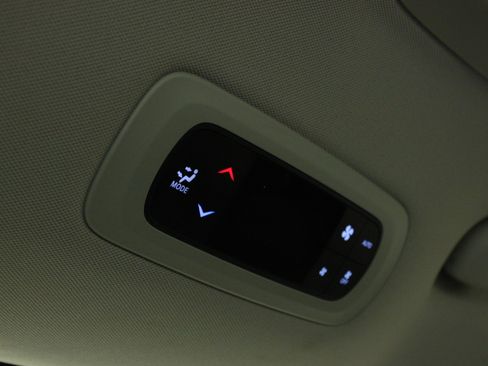 Used 2017 Chrysler Pacifica Touring-L image 17