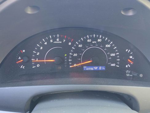 Used 2011 Toyota Camry image 15