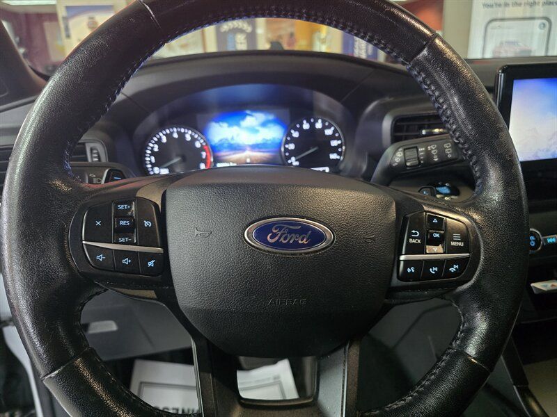 Used 2020 Ford Explorer XLT AWD/4WD image 25