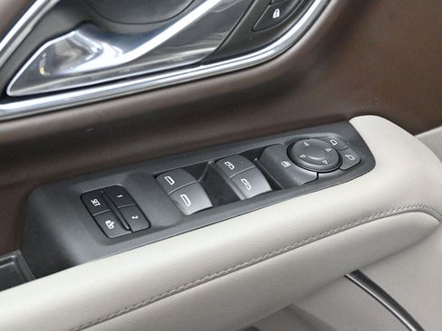 Used 2023 Chevrolet Tahoe LT AWD/4WD image 11