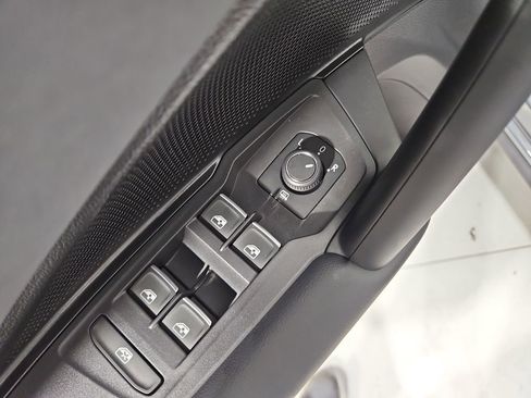 New 2026 Volkswagen Tiguan SE AWD/4WD image 11