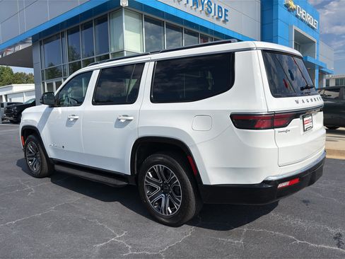 Used 2025 Jeep Wagoneer Series II AWD/4WD image 7
