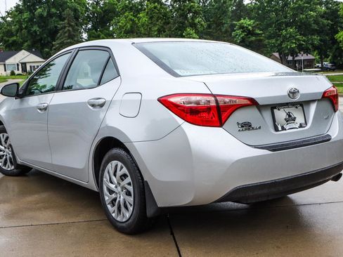 Used 2018 Toyota Corolla LE FWD image 12