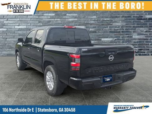 Used 2024 Nissan Frontier SV w/ SV Convenience Package RWD image 3