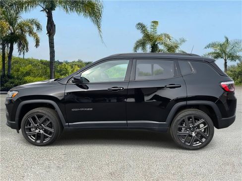 New 2026 Jeep Compass Latitude image 2