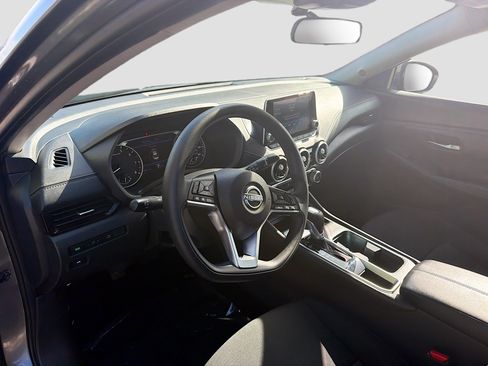 Used 2025 Nissan Sentra SV image 9