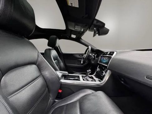 Used 2020 Jaguar XE S AWD/4WD image 13