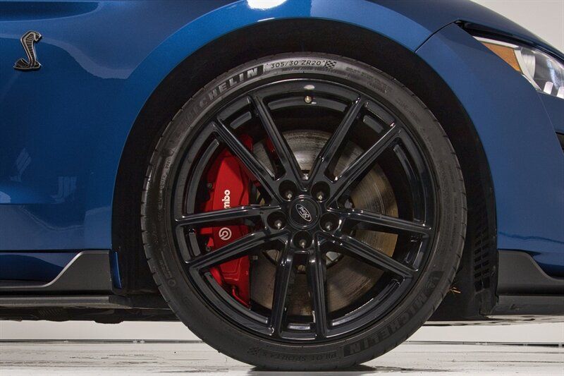Used 2021 Ford Mustang Shelby GT500 w/ Technology Package RWD image 17