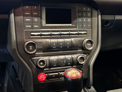 Used 2017 Ford Mustang Shelby GT350 image 25