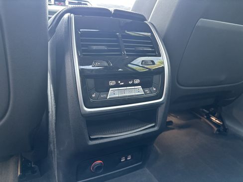 Certified 2022 BMW X7 xDrive40i w/ Executive Package image 24