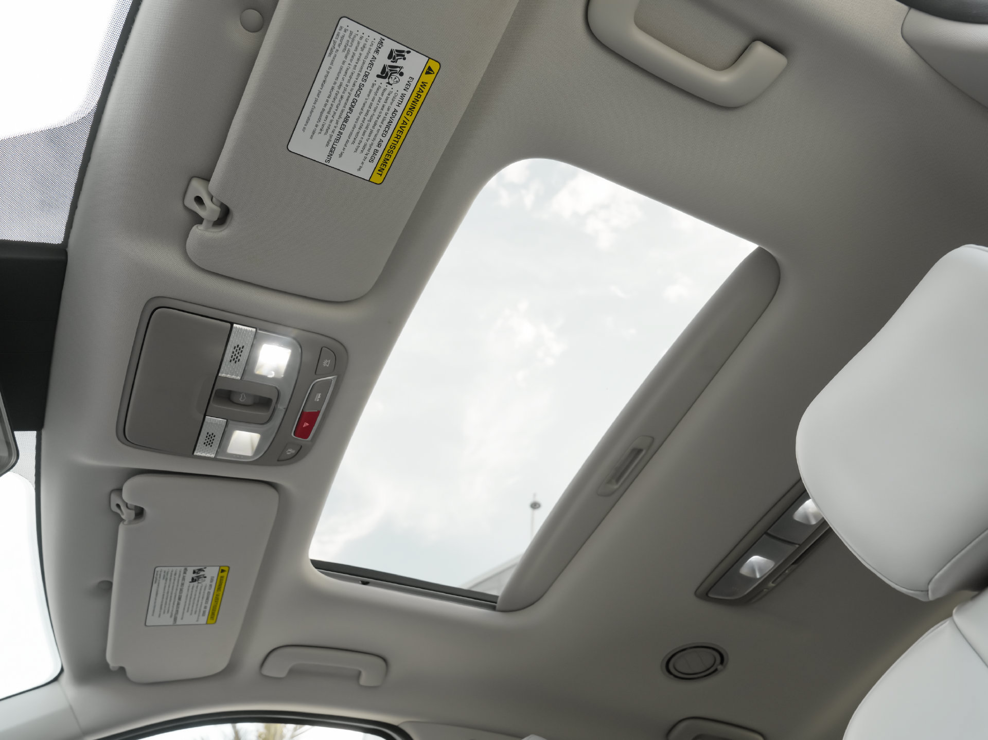 Used 2025 Kia Telluride S FWD image 25