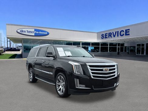 Used 2016 Cadillac Escalade ESV Luxury RWD image 2