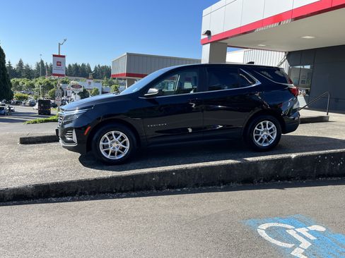 Used 2024 Chevrolet Equinox LT FWD image 5