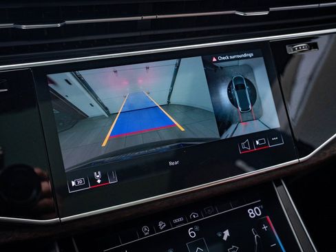 Certified 2025 Audi Q7 3.0T Premium Plus image 28