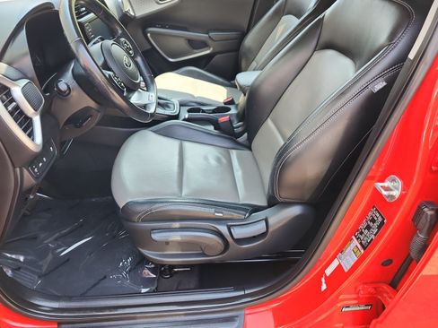 Used 2020 Kia Soul GT-Line FWD image 9