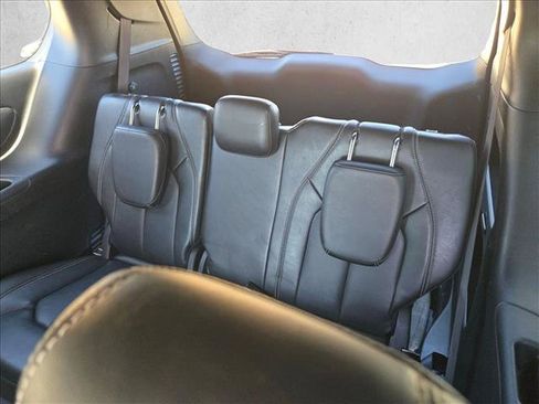 Used 2025 Chrysler Pacifica Select FWD image 17
