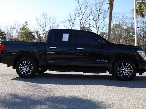 Used 2021 Nissan Titan SV w/ SV Convenience Package image 6