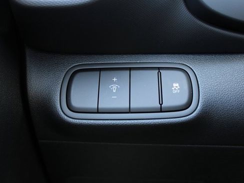 New 2025 Hyundai Venue SEL image 18