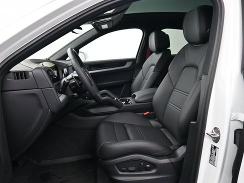 New 2026 Porsche Cayenne Coupe image 5