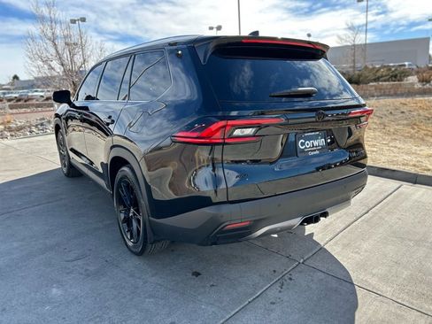 Used 2025 Toyota Grand Highlander AWD image 6