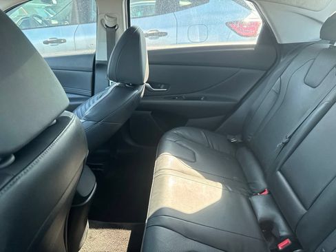 Used 2023 Hyundai Elantra Limited FWD image 11