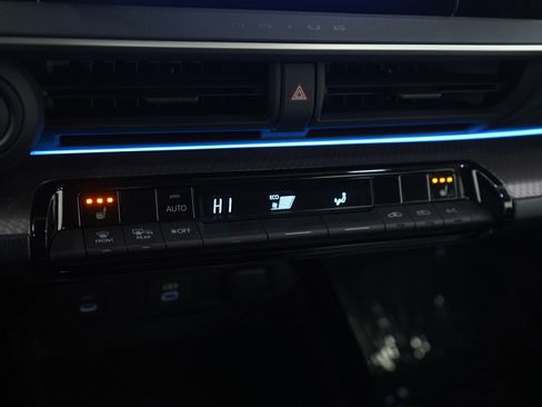 Used 2026 Toyota Prius XLE image 22