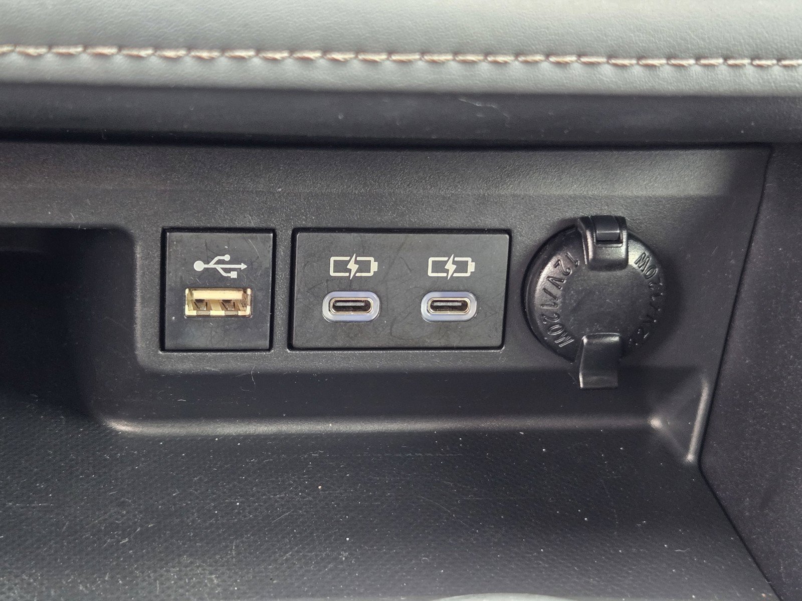 Used 2023 Toyota Highlander LE FWD image 26
