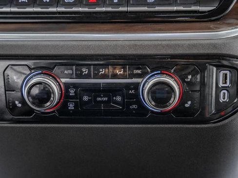 Used 2025 GMC Sierra 1500 SLT image 24