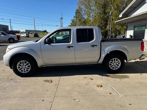 Used 2019 Nissan Frontier SV image 4