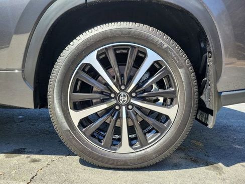 Used 2021 Toyota Highlander XSE image 7