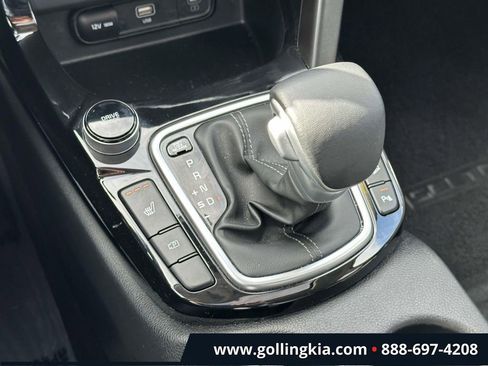 Certified 2025 Kia Seltos EX w/ EX Sunroof Package image 30