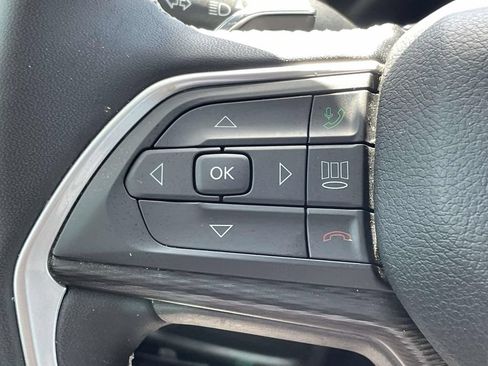 Used 2023 Jeep Grand Cherokee Altitude AWD/4WD image 21
