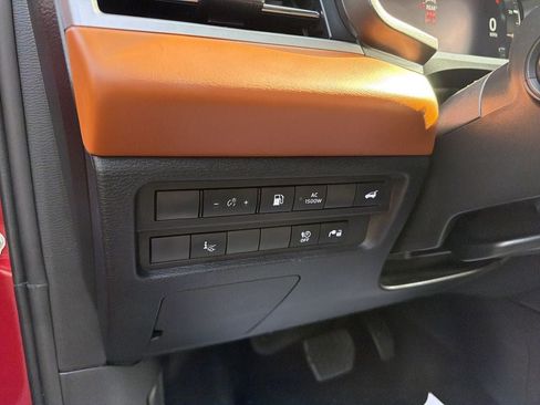 Used 2024 Mitsubishi Outlander 4WD Plug-In Hybrid image 18