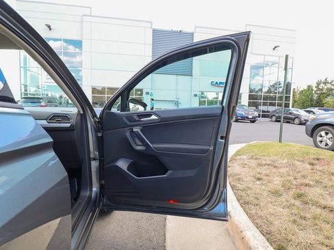 Used 2021 Volkswagen Tiguan S image 43