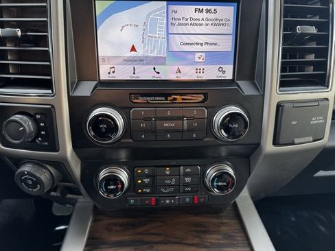Used 2019 Ford F150 Lariat w/ Equipment Group 502A Luxury image 11