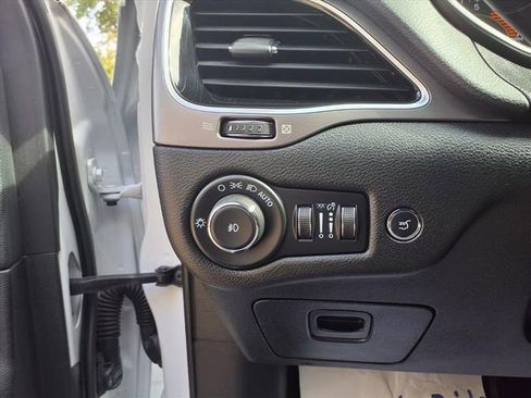 Used 2022 Jeep Cherokee Limited image 16