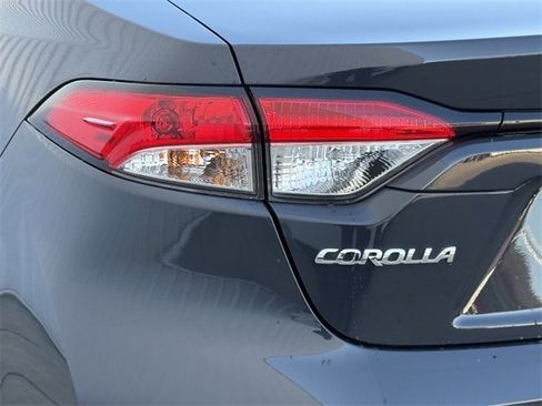 Used 2025 Toyota Corolla LE image 6