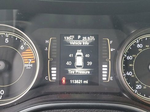 Used 2019 Jeep Cherokee Latitude Plus image 12