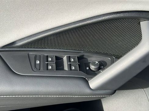 New 2026 Volkswagen Tiguan SE R-Line image 17