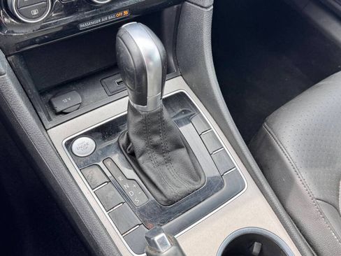 Used 2020 Volkswagen Passat 2.0T SE image 11