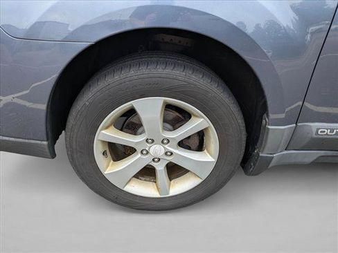 Used 2013 Subaru Outback 2.5i Premium AWD/4WD image 10