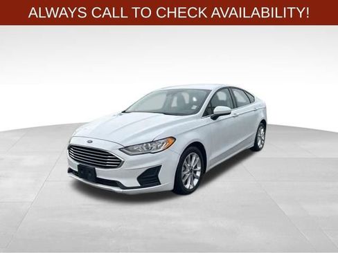 Used 2020 Ford Fusion SE image 3